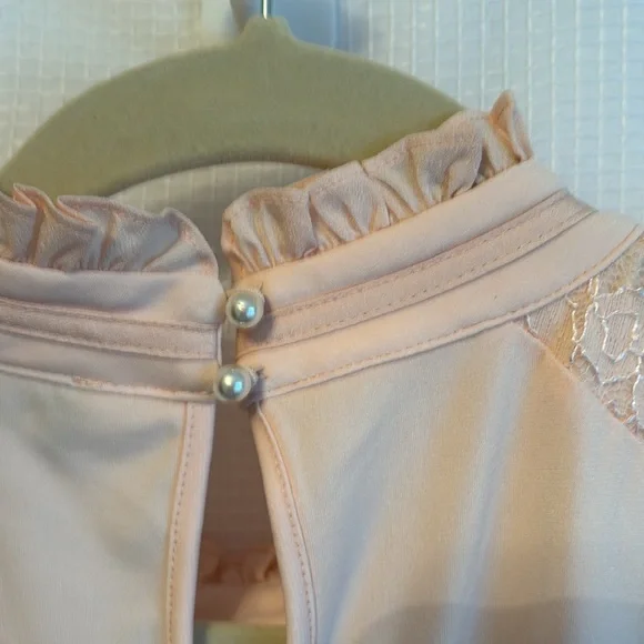 Lovely Karl Lagerfeld pale pink blouse size XL. Great detailing. - Picture 5 of 5